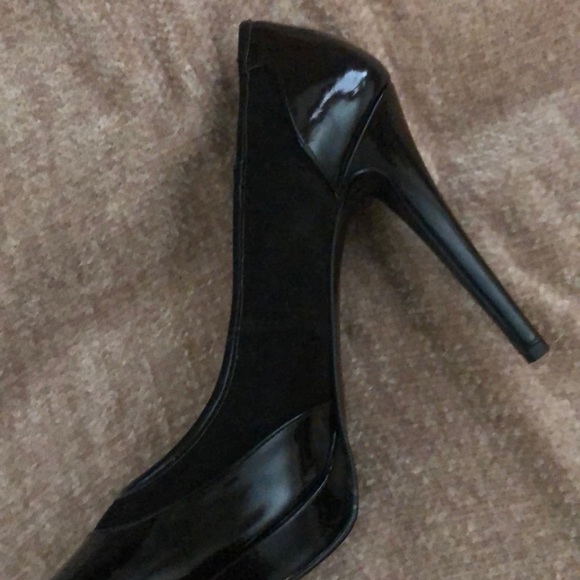 Colin Stuart Patent Leather & Suede Heels - Picture 5 of 7
